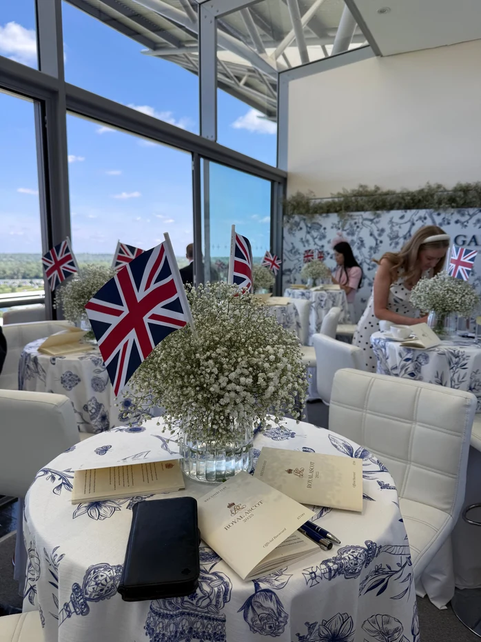 LUXUS hospitality moment